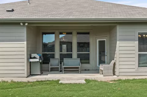 Exterior - 815 Cross Dr, Temple, TX 76502 photo 4 of 6