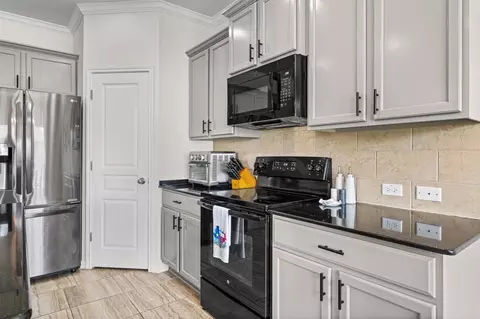 Kitchen - 815 Cross Dr, Temple, TX 76502 photo 4 of 6