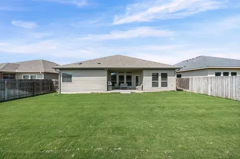 Exterior - 815 Cross Dr, Temple, TX 76502 photo 5 of 6