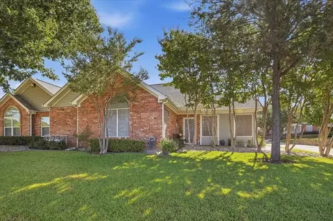 6153 Welden Ct, Fort Worth, TX 76132