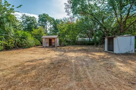 Exterior - 1024 Harris Dr, Euless, TX 76039 photo 2 of 3