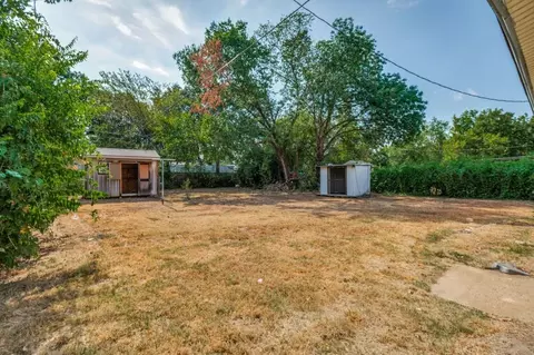 Exterior - 1024 Harris Dr, Euless, TX 76039 photo 3 of 3