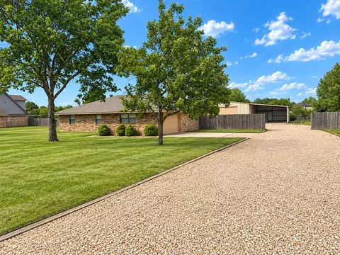 141 S Meadowbrook Dr, Pottsboro, TX 75076