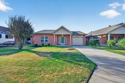 433 Oak St, Burleson, TX 76028