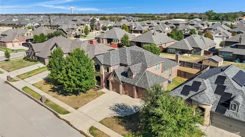 288 Hilltop Dr, Justin, TX 76247