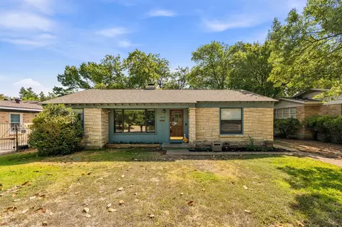 2909 Ryan Place Dr, Fort Worth, TX 76110