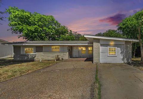 5504 Wheaton Dr, Fort Worth, TX 76133