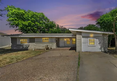 5504 Wheaton Dr, Fort Worth, TX 76133