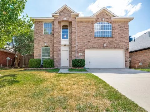 307 Mary Pat Dr, Grand Prairie, TX 75052