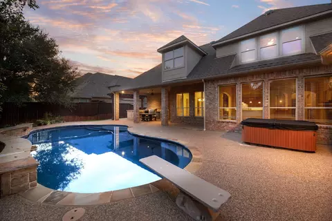 Exterior - 1516 Silverleaf Dr, Keller, TX 76248 photo 5 of 7