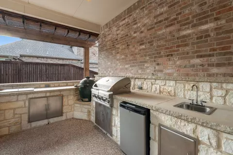 Kitchen - 1516 Silverleaf Dr, Keller, TX 76248 photo 5 of 5