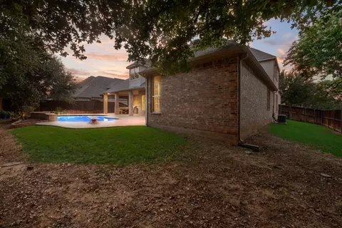 Exterior - 1516 Silverleaf Dr, Keller, TX 76248 photo 6 of 7