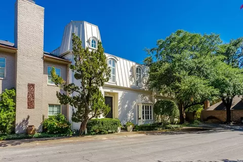 3802 S Versailles Ave, Dallas, TX 75209
