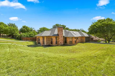 8712 Lake Country Dr, Fort Worth, TX 76179