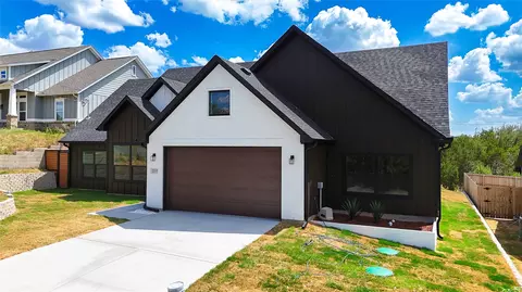 2217 Christine Dr, Granbury, TX 76048