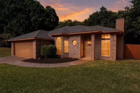 1412 S Elm St, Weatherford, TX 76086