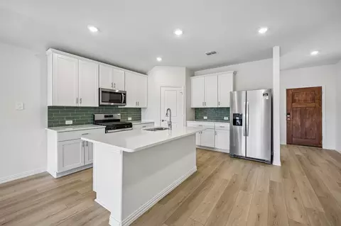 2107 Longchamp Ln, Seagoville, TX 75159