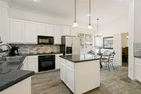 Kitchen - 150 Fall Crk, Grapevine, TX 76051 photo 2 of 3