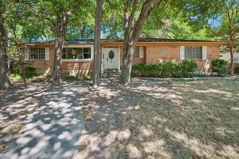 11232 Yorkmont Cir, Dallas, TX 75218