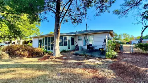 Exterior - 205 Davidson Dr, Terrell, TX 75160 photo 6 of 9