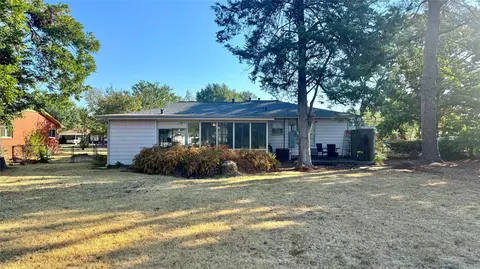 Exterior - 205 Davidson Dr, Terrell, TX 75160 photo 8 of 9