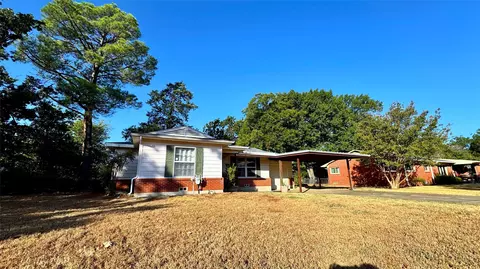 Exterior - 205 Davidson Dr, Terrell, TX 75160 photo 2 of 9
