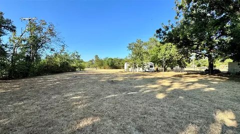 Exterior - 205 Davidson Dr, Terrell, TX 75160 photo 7 of 9