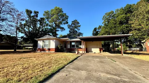 Exterior - 205 Davidson Dr, Terrell, TX 75160 photo 3 of 9