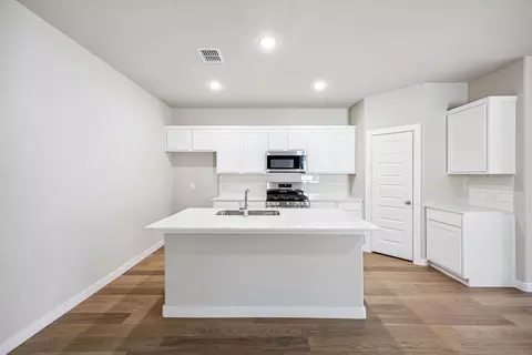 Kitchen - 1105 Bermuda Dr, Lavon, TX 75166 photo 2 of 4