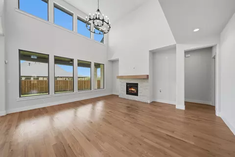 Living - 505 Limerick Ln, Celina, TX 75009 photo 2 of 4
