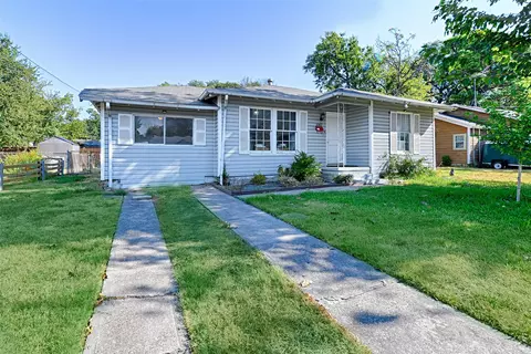 1007 E Russell Ave, Carrollton, TX 75006