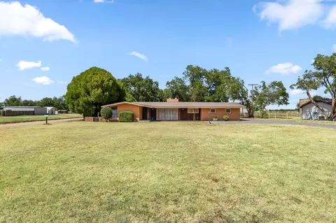 1152 W California St, Seymour, TX 76380