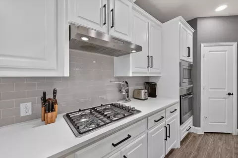 Kitchen - 1224 9th St, Argyle, TX 76226 photo 3 of 4