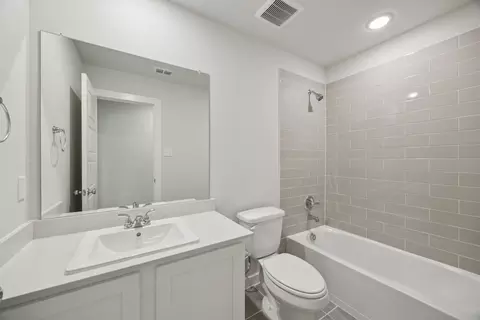 Bath - 768 Pescado Way, Haslet, TX 76052 photo 2 of 2
