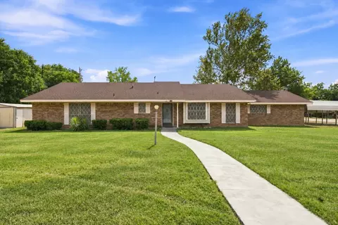 101 W Avenue G, Valley Mills, TX 76689