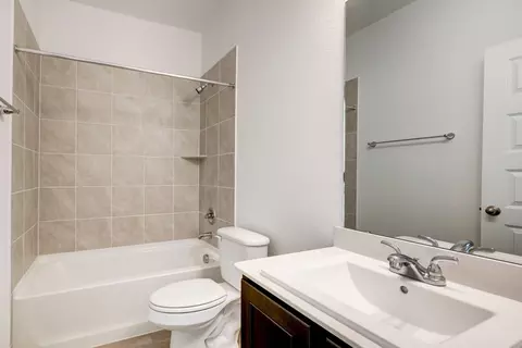 Bath - 3112 Hawkview Dr, Cleburne, TX 76031 photo 6 of 6