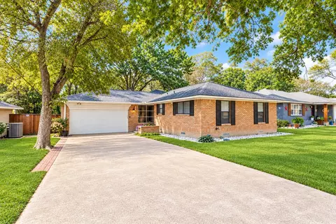 8059 Claremont Dr, Dallas, TX 75228