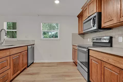 Kitchen - 224 Hideaway Ln E, Hideaway, TX 75771 photo 3 of 3