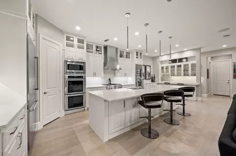 6811 Del Norte Ln, Dallas, TX 75225