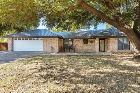 111 Wheeler St, Glen Rose, TX 76043