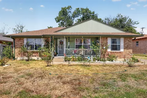 8827 Barclay St, Dallas, TX 75227