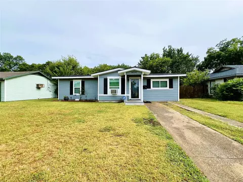 4236 Comanche St, Fort Worth, TX 76119
