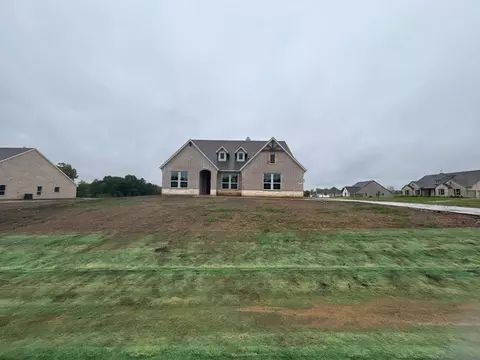 701 Deer Dale Ct, Van Alstyne, TX 75495