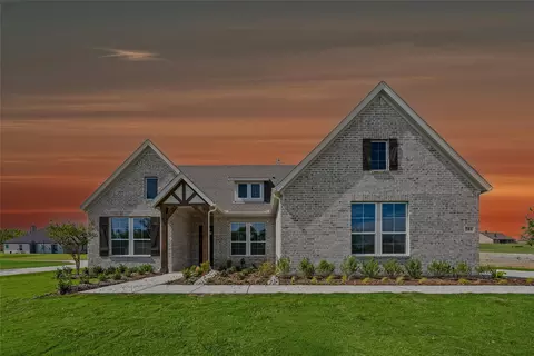 701 Deer Dale Ct, Van Alstyne, TX 75495