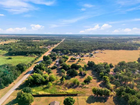 1056 E Central, Golinda, TX 76655 photo 8