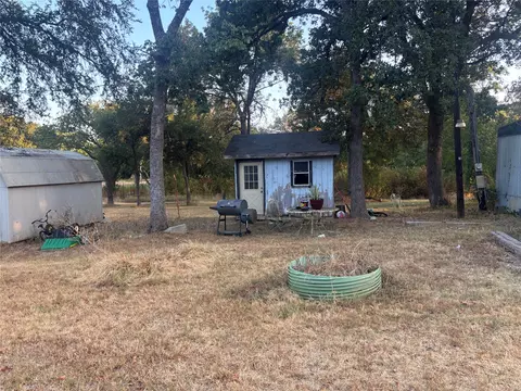 919 E Morgan St, Denison, TX 75021 photo 7