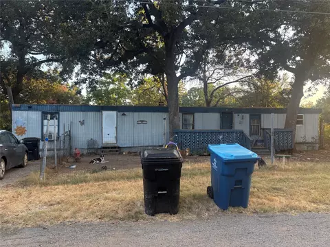 919 E Morgan St, Denison, TX 75021 photo 9