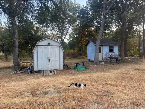 919 E Morgan St, Denison, TX 75021 photo 6