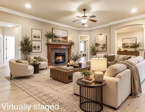315 Castle Hill Dr, Burleson, TX 76028