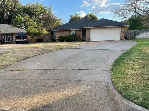 8208 Alsace Ct, Fort Worth, TX 76134
